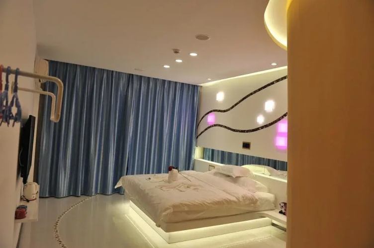 Eaka Hotel