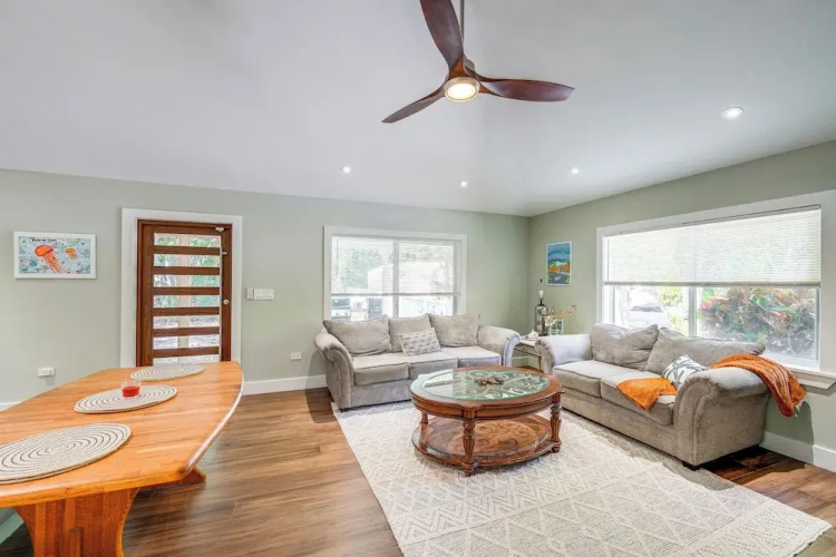 Walk to Harry Harris Beach: Modern Coastal Escape!