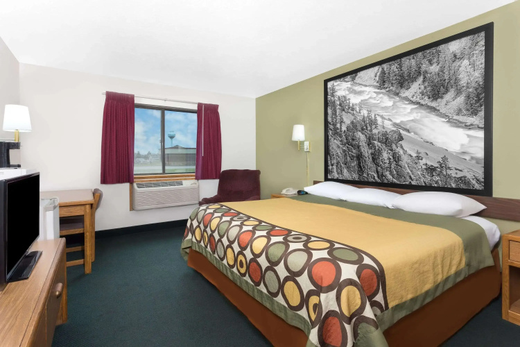 Super 8 by Wyndham Antigo