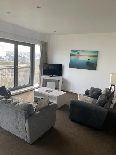 2 Bedrooms Executive Apartment with balcony and with harbour view