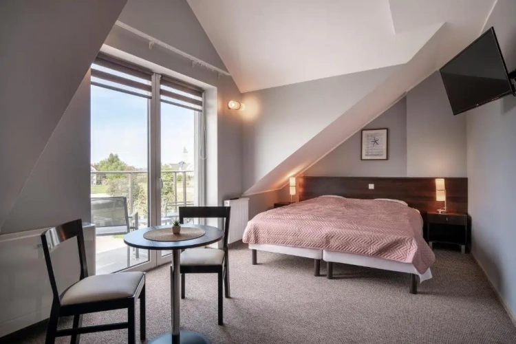 Standard Twin room with balcony