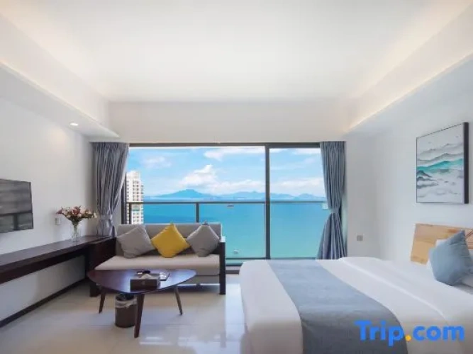 Deluxe Triple Family Suite