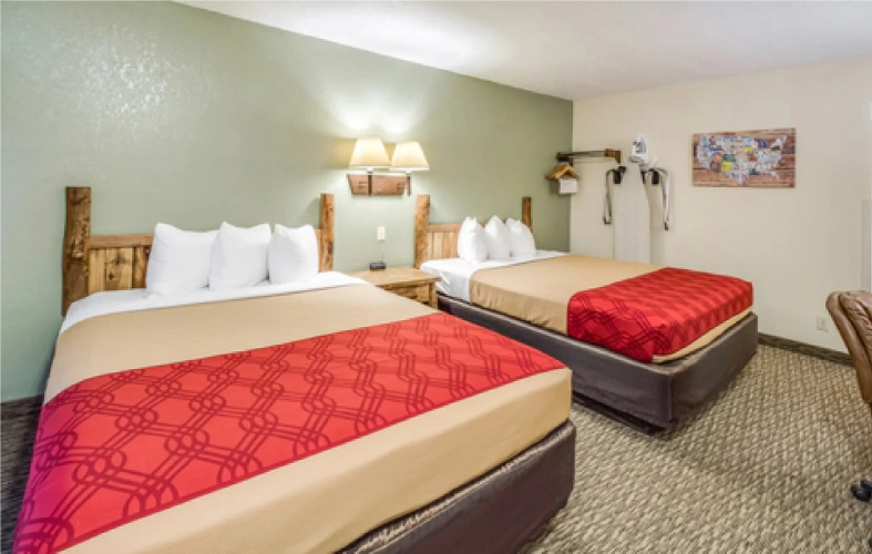 Econo Lodge Wall