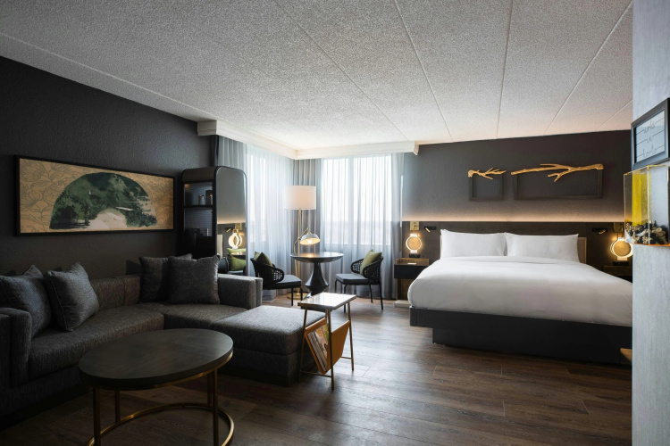 Renaissance Chicago North Shore Hotel photo 7