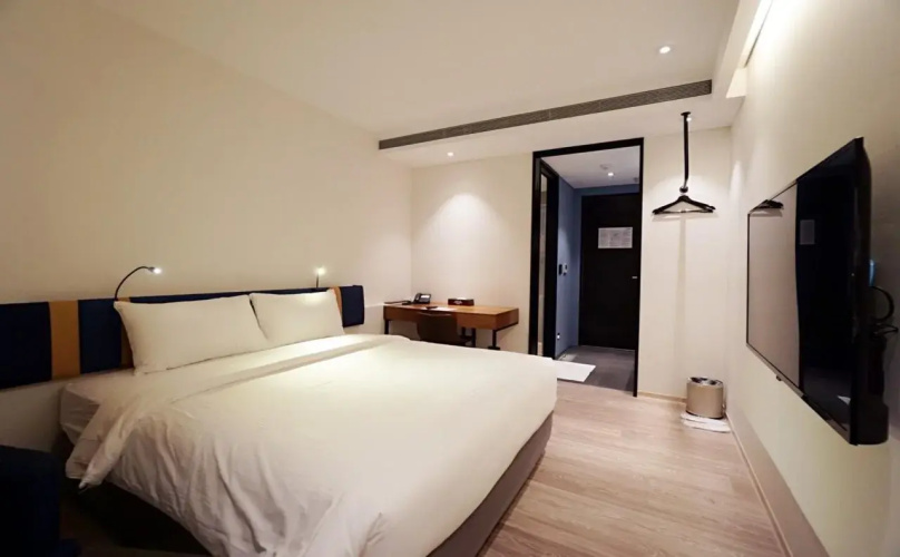 Explore Hotel