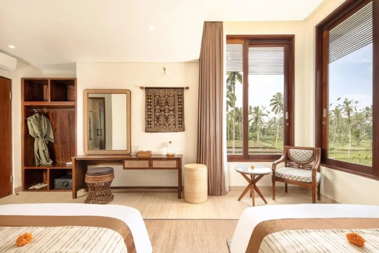 2 Bedrooms Villa