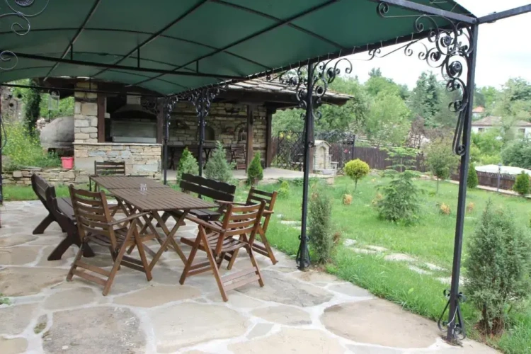 2 Bedrooms Cottage