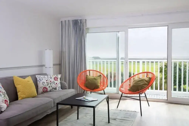 Bright Modern Selsey Seafront Home
