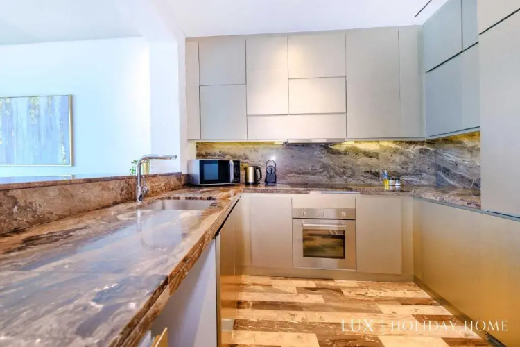 LUX - Lavish Suite with Full Palm Jumeirah View 2 - Image 4