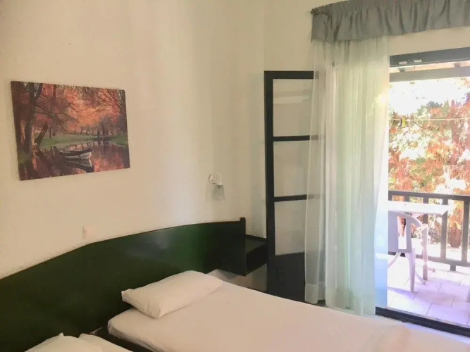 Nikos Apartments