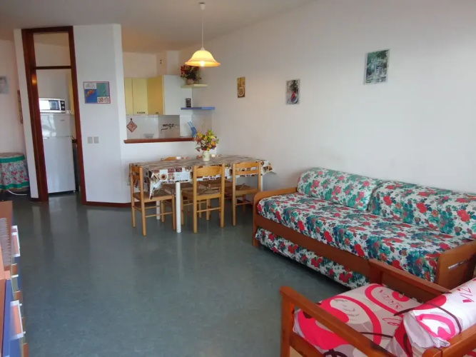 Seaview Flat Just 70mt From the sea