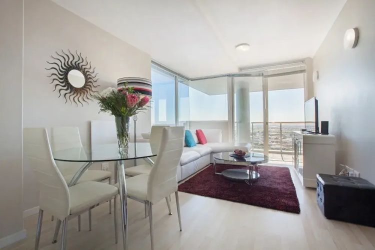 Horizon Bay 1206 by CTHA