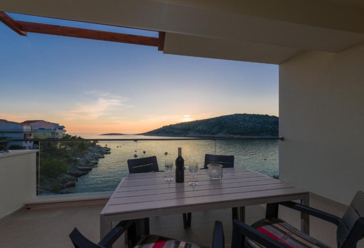 1 Bedroom Apartment with balcony and with sea view