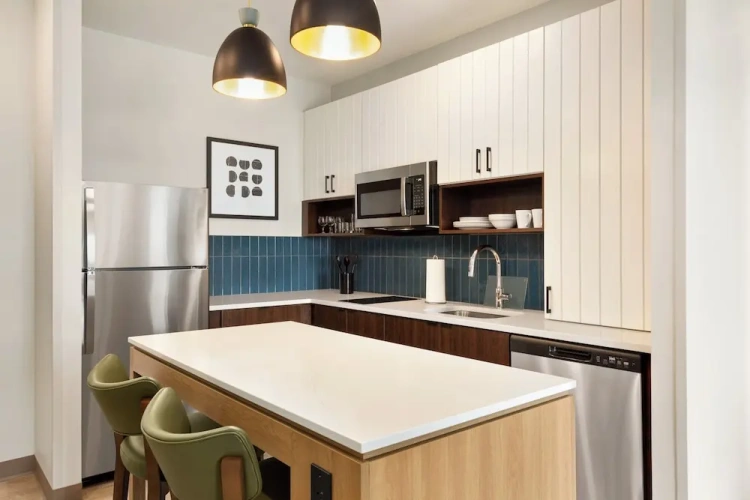 1 Bedroom Suite