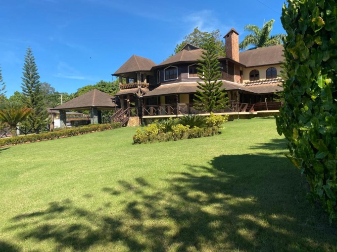 4 Bedrooms Cottage