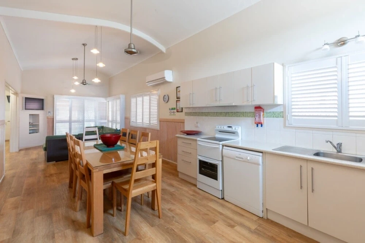 3 Bedrooms Standard Family room