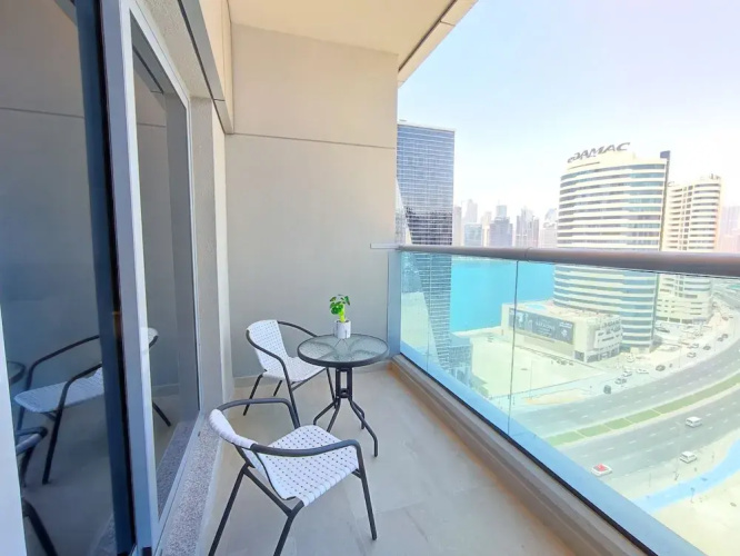 SuperHost - Elite Studio With Balcony Overlooking the Canal
