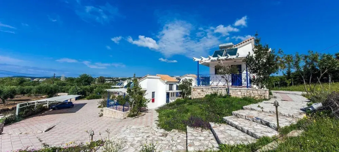 Lontos Suites