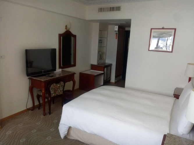 Hua Tong Hotel