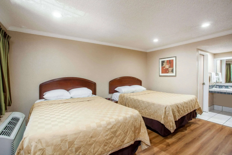 Express Inn & Suites