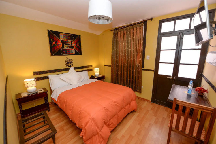 Yabar Hotel Plaza