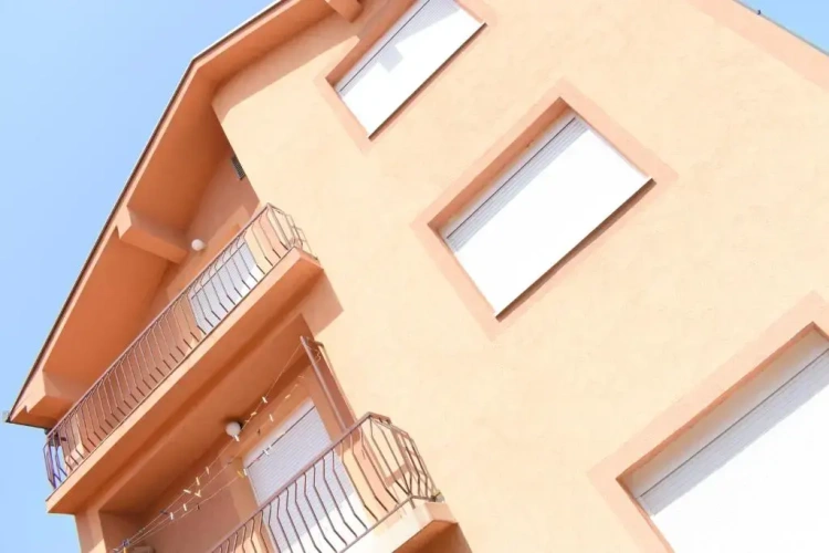 3 Bedrooms Apartment