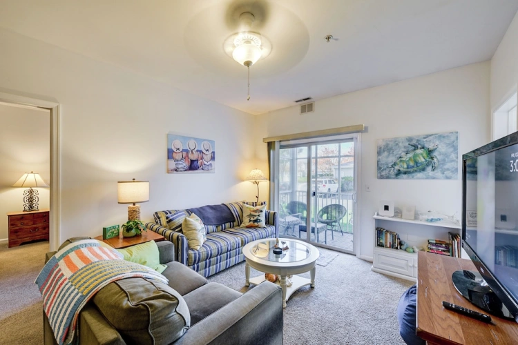2 Bedrooms Apartment