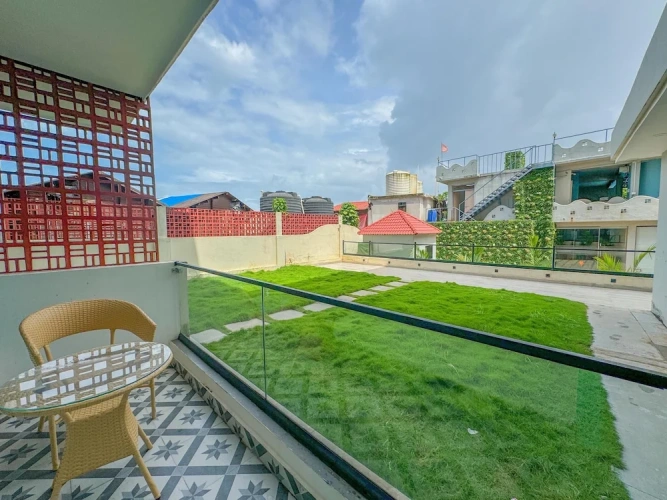 Standard Twin room with garden view