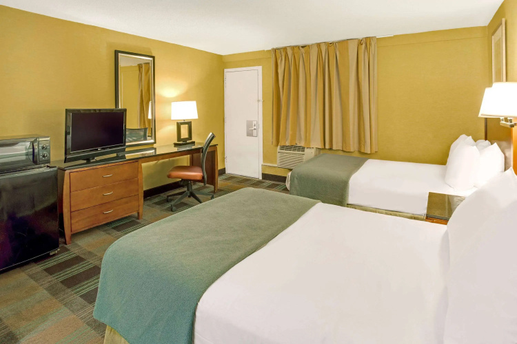 Travelodge by Wyndham Silver Spring