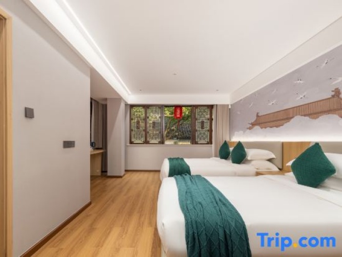 Family Suite with lake view