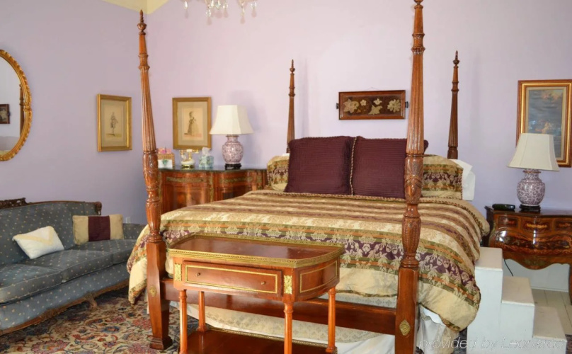 Heritage Inn