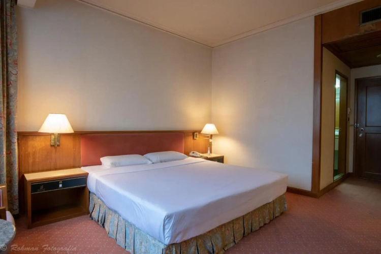 Siam Center Halal Hotel
