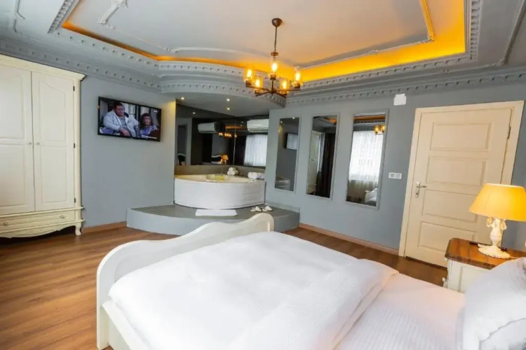2 Bedrooms Luxury Suite
