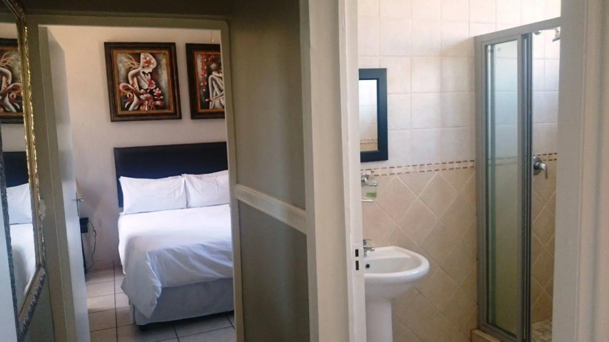Bentley Lodge and Lifestyle