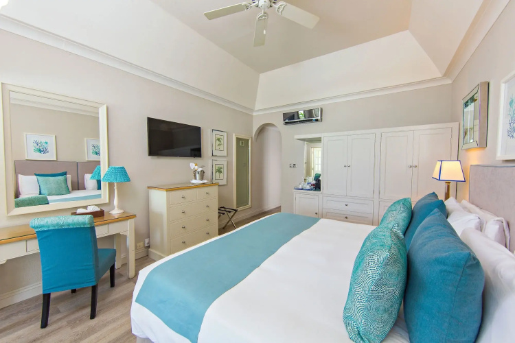 Blue Waters Resort & Spa