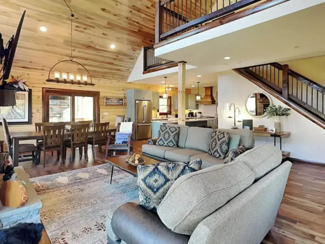 Mama Bear Lodge by Taylor Made Deep Creek
