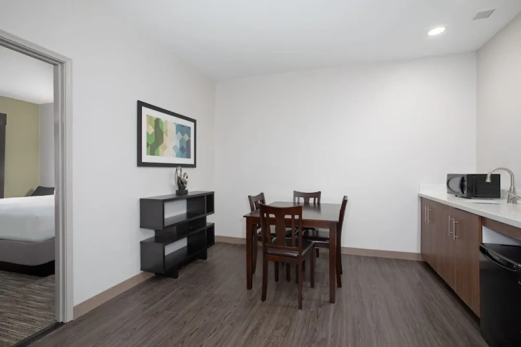 2 Bedrooms Suite