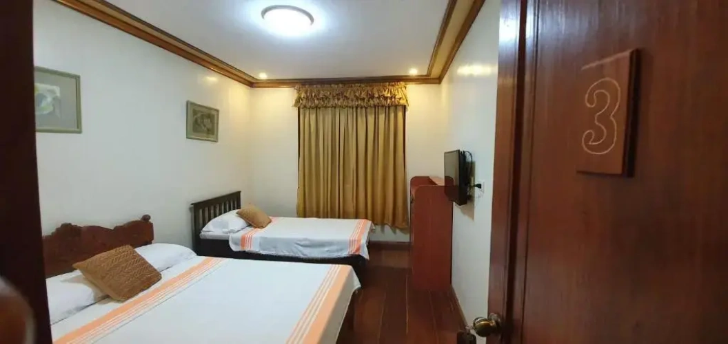 Standard Triple room