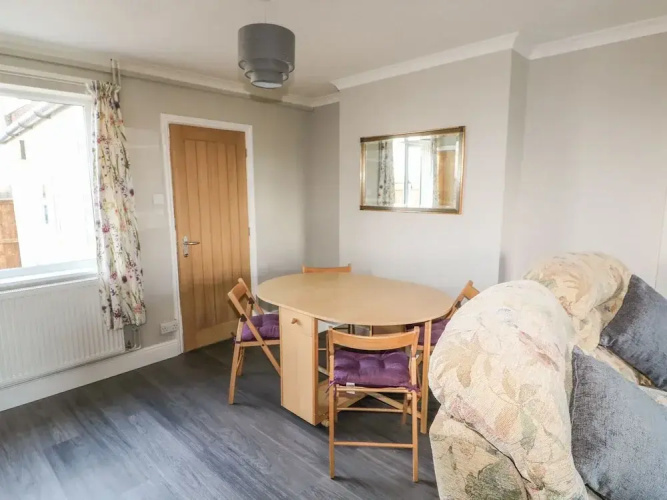 27 Whitegates