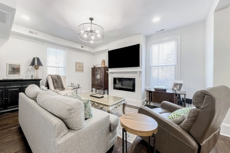 4 Bedrooms Cottage