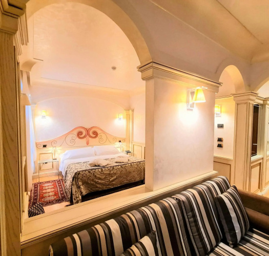 Colomba D'Oro Hotel