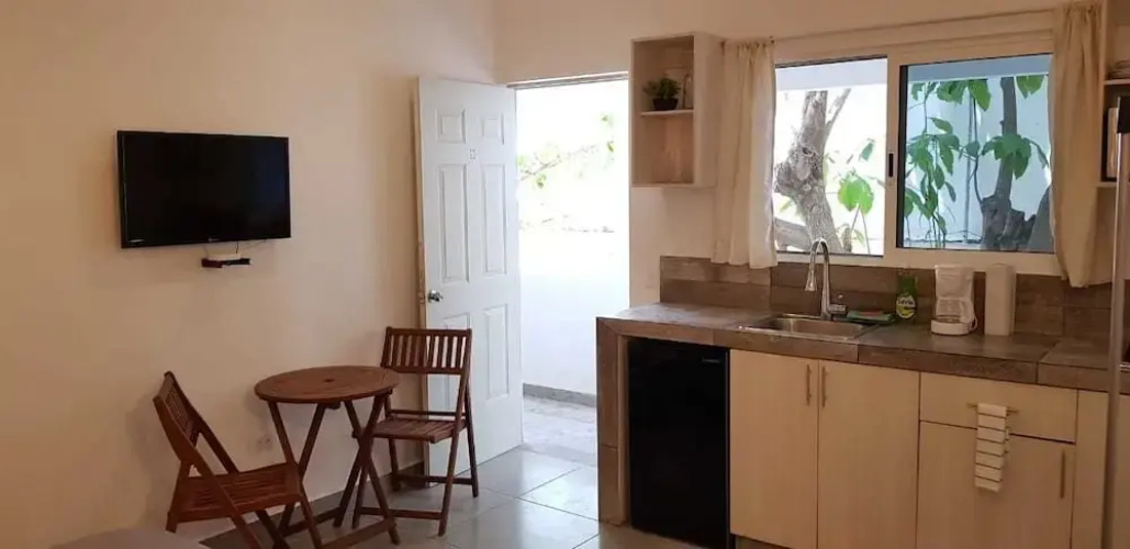 Almond Suites
