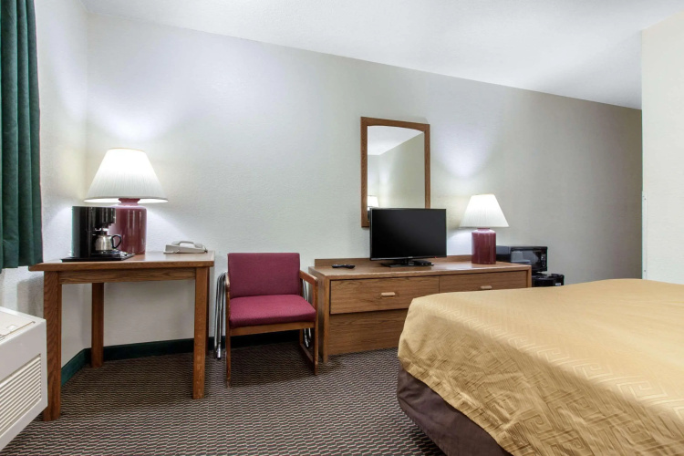 Chamberlain Days Inn Oacoma