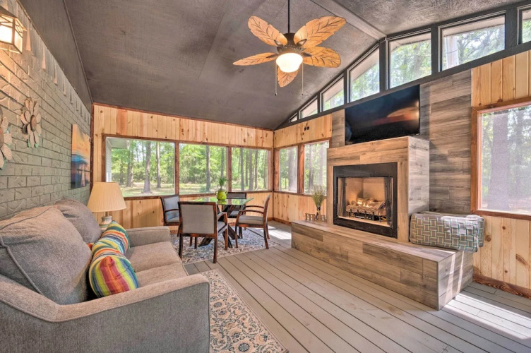 Lavish Broken Bow Home on 6 Acres w/ Hot Tub!