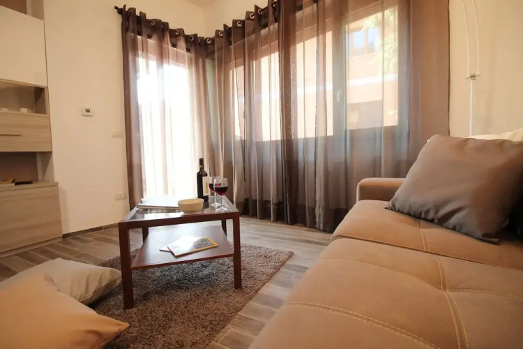 Large 3BR Eur Apartment
