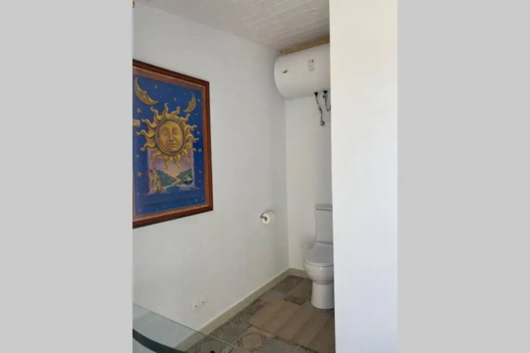 LARGE 150 m2 APARTMENT, NICE VIEW AND LOCATION !