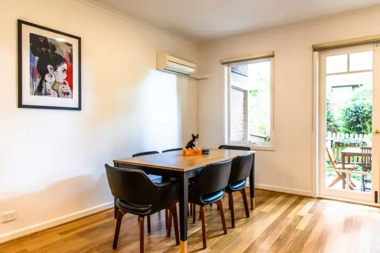 Luxury Spacious 2 Bedroom Fitzroy Apartment