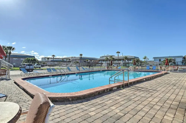 Cute Cocoa Beach Condo w/ Pool & Beach Access!