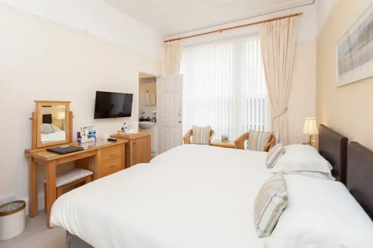 Standard Double Basement room