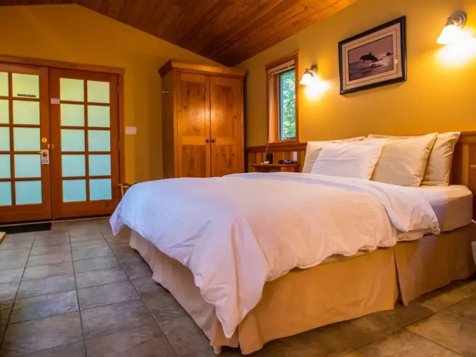 A Snug Harbour Inn